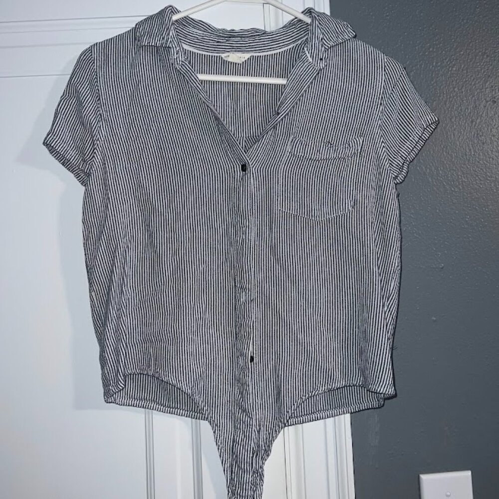 Aeropostale Button-up/tie t-shirt